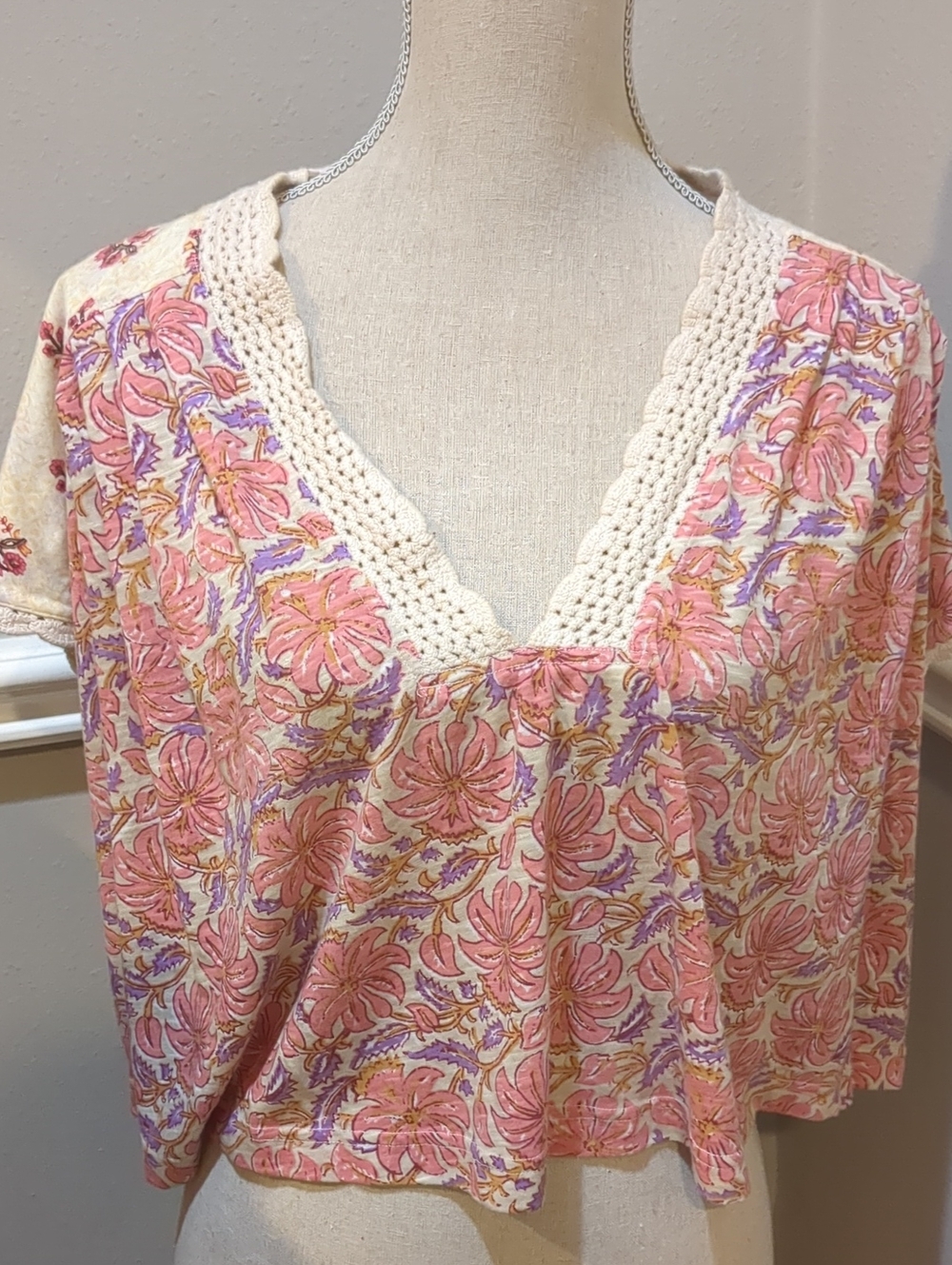 Free People Crochet-Trim Pink Floral V-Neck Women's Top